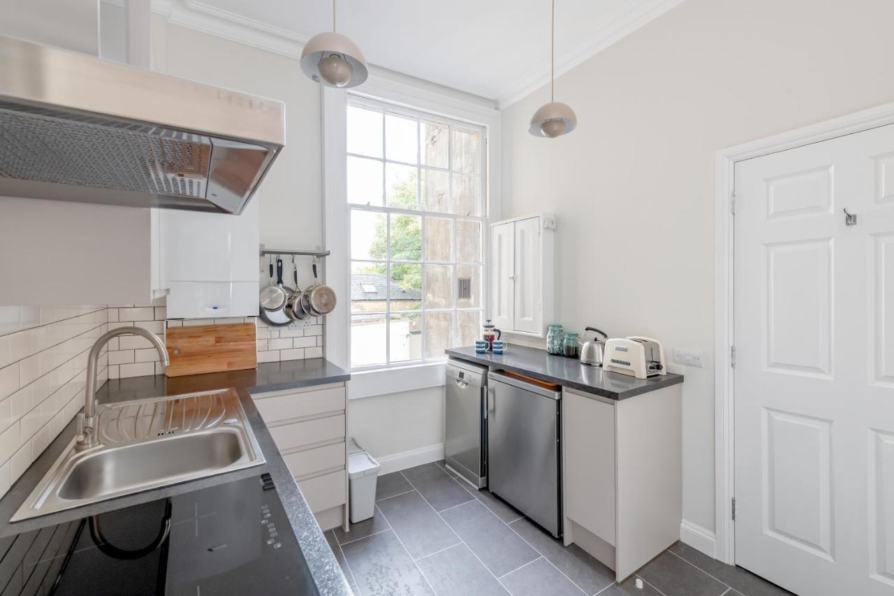 Spacious Maisonette With Parking - 10 Mins Walk From Bath Abbey - 2 Bed & 2 바스 외부 사진