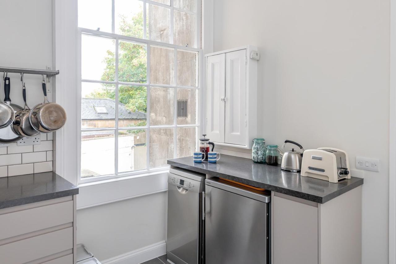 Spacious Maisonette With Parking - 10 Mins Walk From Bath Abbey - 2 Bed & 2 바스 외부 사진